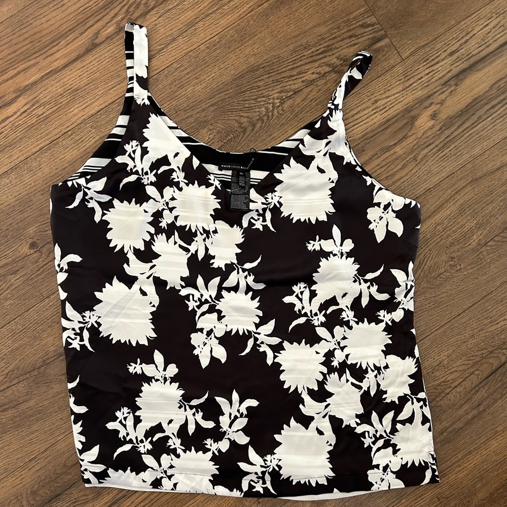 White House black market reversible top